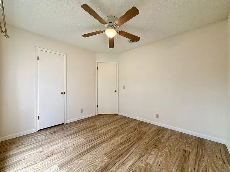 2200 Emmett Pkwy — Photo 24