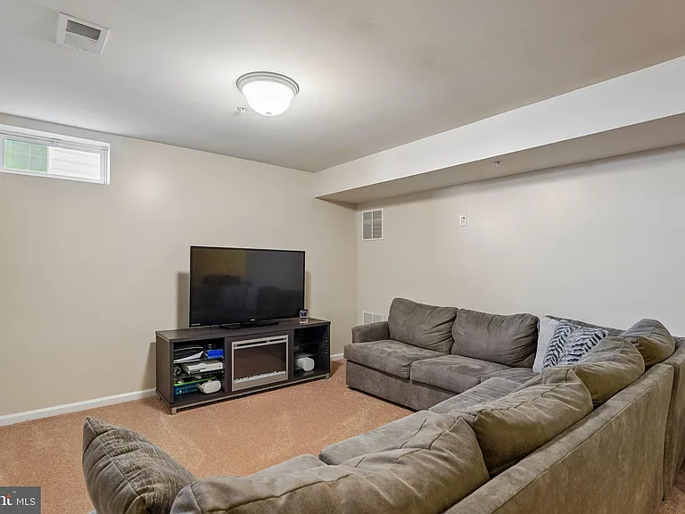 14315 Devinger Pl — Photo 19