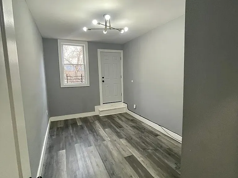 235 2nd St #202 — Photo 9