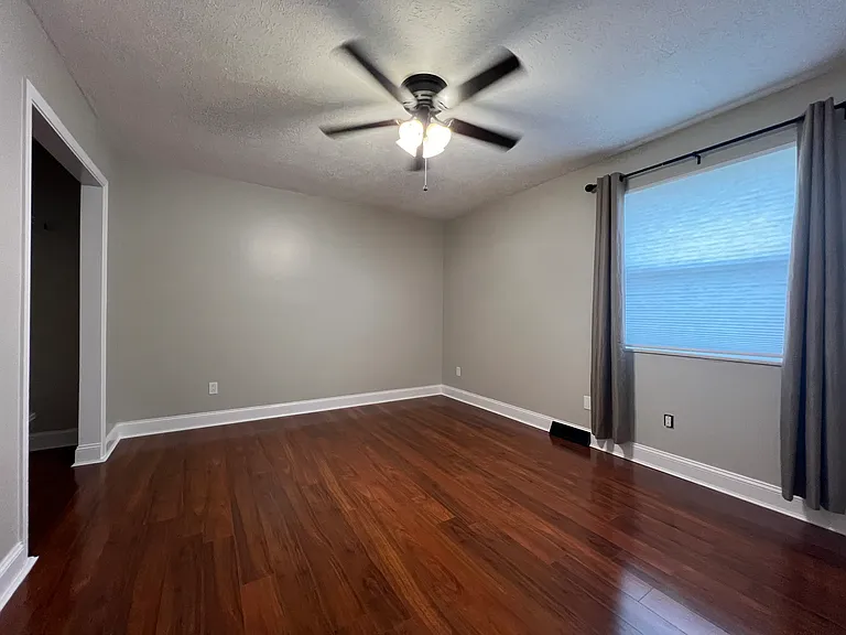 331 Madison Dr — Photo 20