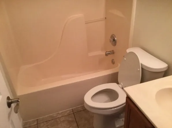 Knipp, 3517-3537 Knipp Dr #D, Jefferson City, MO 65109