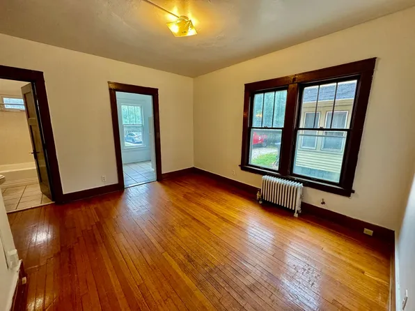 921, 921 W Cross St APT 3, Ypsilanti, MI 48197