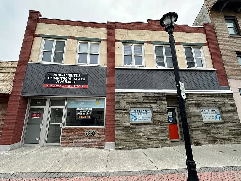 11 Clinton Ave — Photo 2
