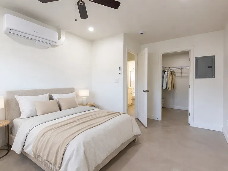 1423 N Venice Ave — Photo 12