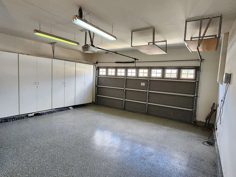26 Anglesite — Photo 35