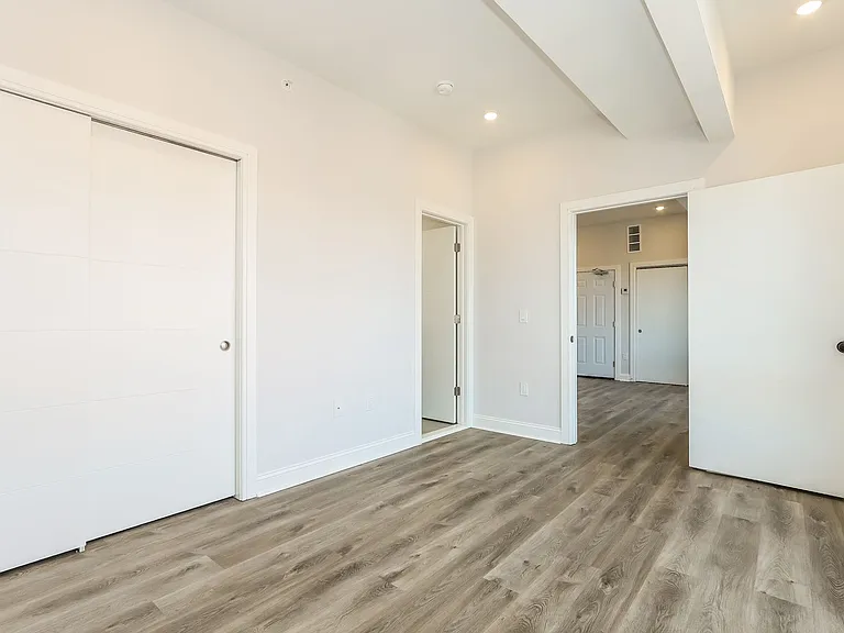 953 Belmont Avenue — Photo 14