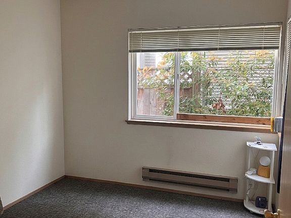3rd image of 4721 19th Ave NE