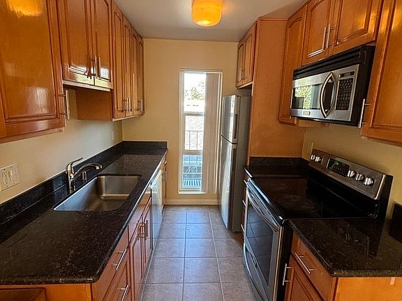 3rd image of 1018 Chula Vista Ave #3