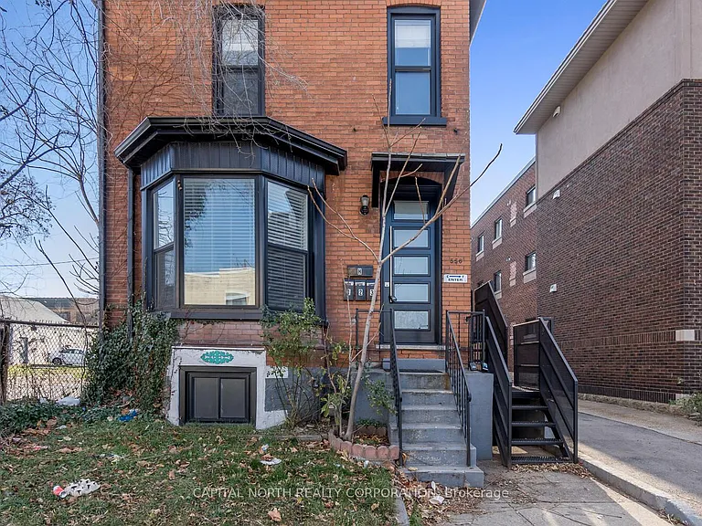 556 King St E #3 — Photo 3