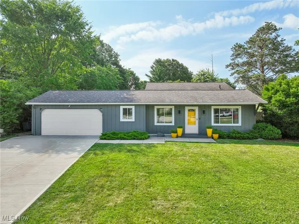 20555 Hemlock Cir, Strongsville, OH 44149