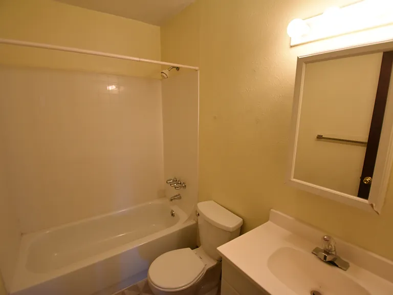 2230 Walnut St #1 — Photo 6
