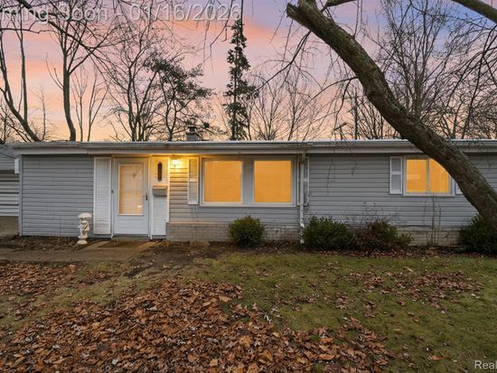 1307 S Carlson St, Westland, MI 48186