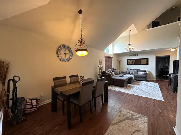 183 Legacy Park Cir, Dearborn Heights, MI 48127