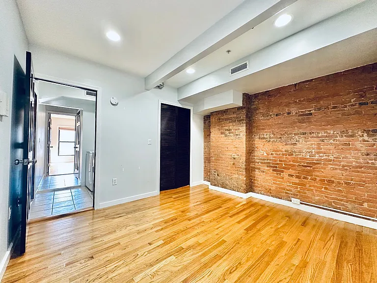831 Chapel St — Photo 23