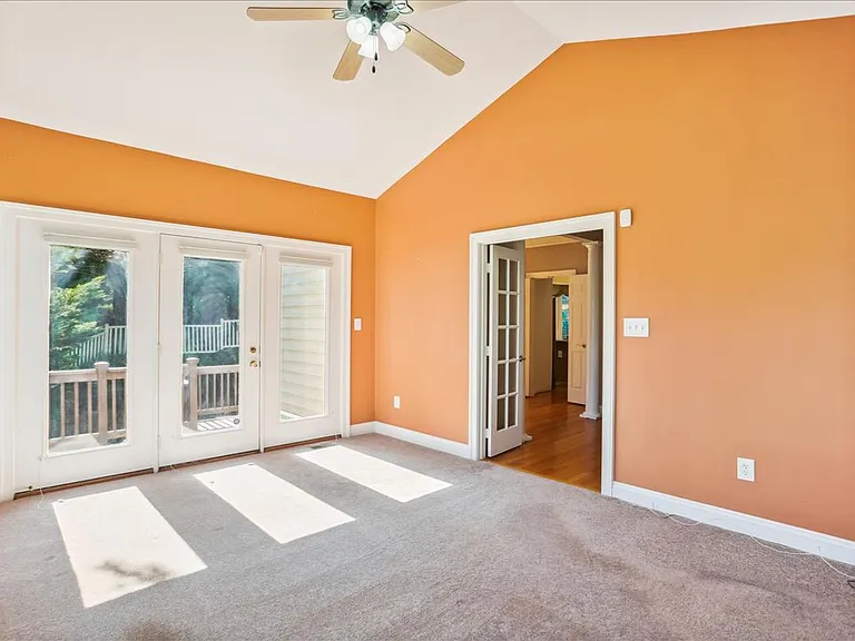 8931 Falls Farm Dr — Photo 15
