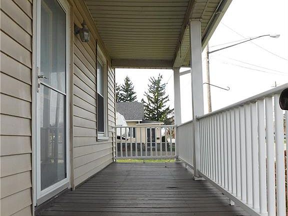 4th image of 3539 Walden Ave