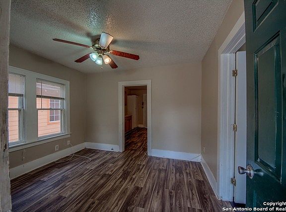 4th image of 2609 Morales St
