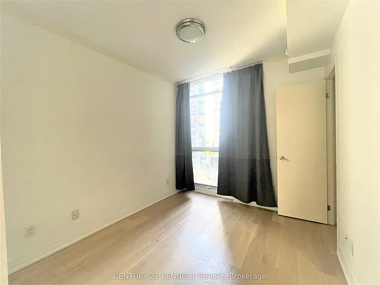 21 Carlton St #610 — Photo 9