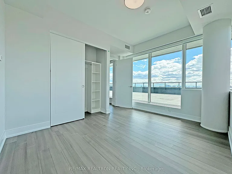 664 Spadina Ave #1001 — Photo 9