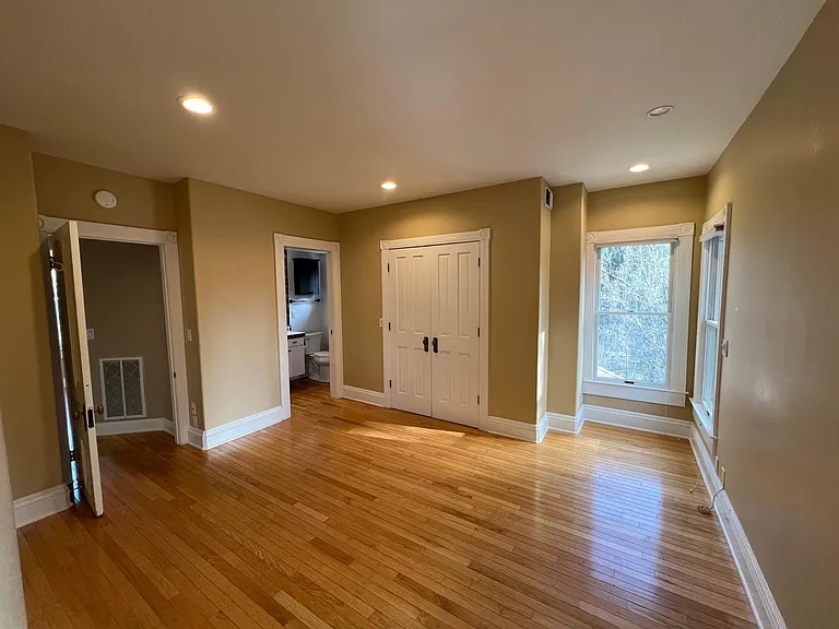 120 Grove St #3 — Photo 21