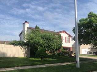 5390 Barbara Ave, Trenton, MI 48183