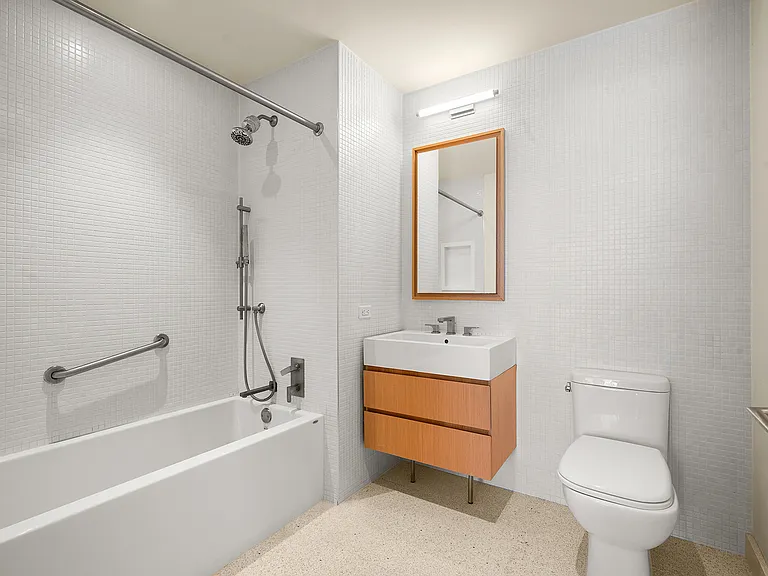 2130 44th Dr #5B — Photo 7