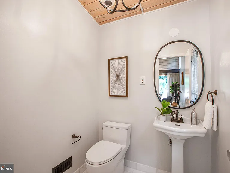3406 Woodvalley Dr — Photo 7