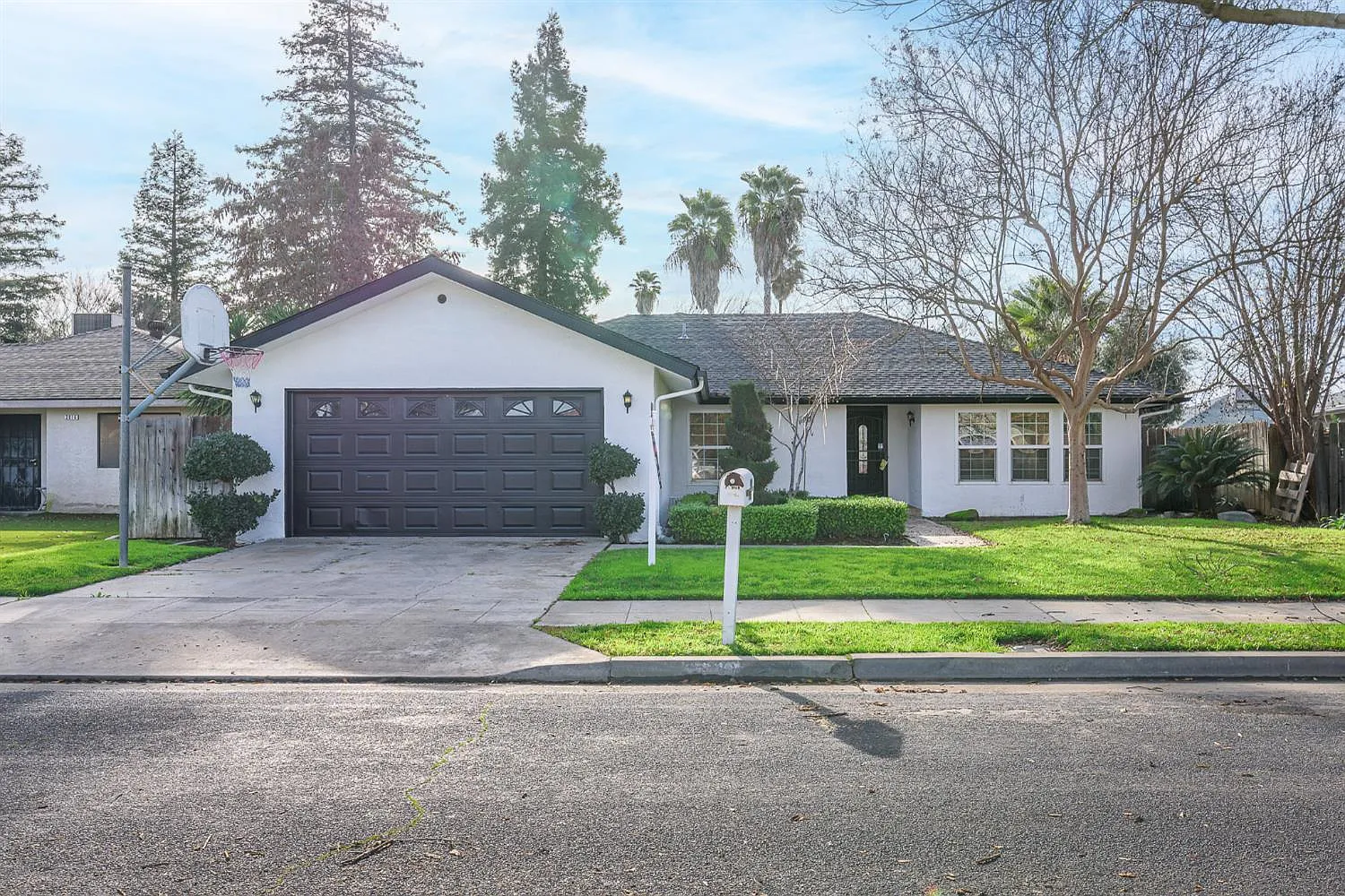 2820 Driftwood Dr photo 1
