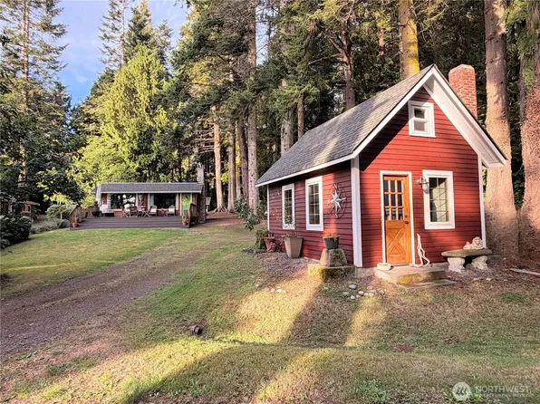 3319 Walnut Court, Camano Island, WA 98282