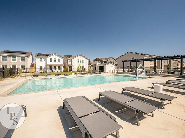 2830 E Tamarind Dr — Photo 39