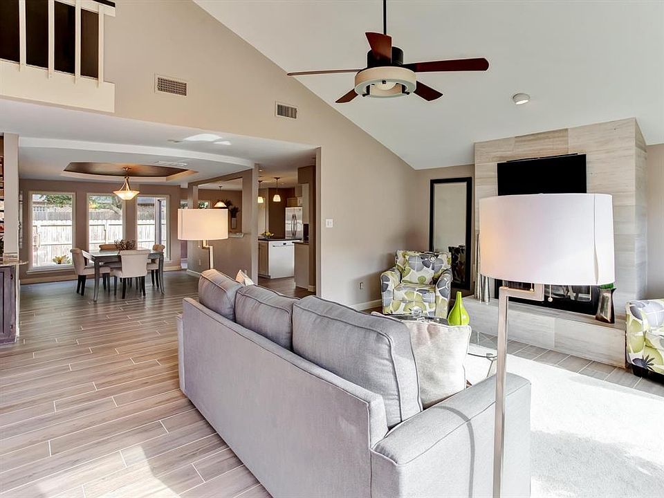 The Sellers have invested over $50,000 plus in updates to this lovely contemporary property which include Anderson windows throughout, designer flooring and interior painting. IT IS READY FOR IMMEDIATE MOVE-IN!