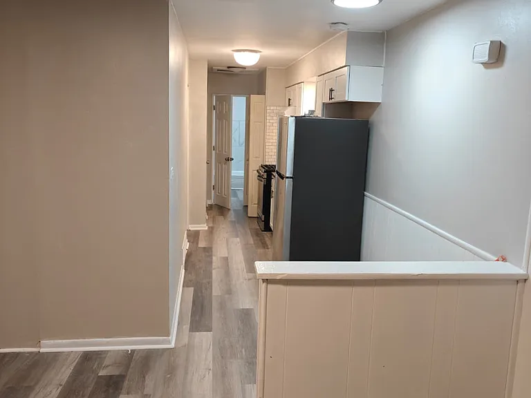 436 W Division St #2 — Photo 3