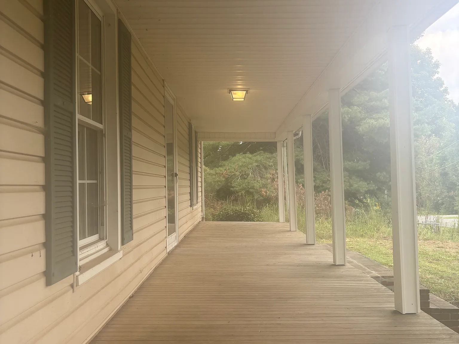 4 bed, 2400 sqft, $2,000 — Photo 3
