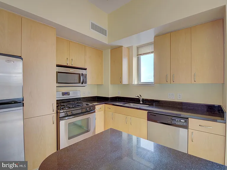 475 K St NW #1224 — Photo 18