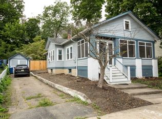 12 Division St, Newton, NJ 07860