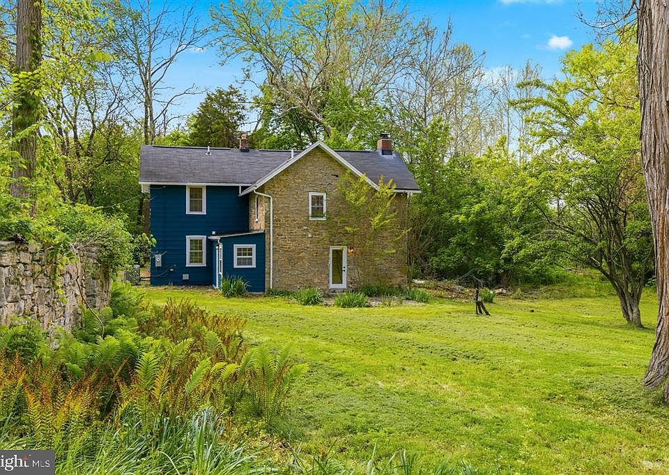 1st image of 521 Brightfield Rd