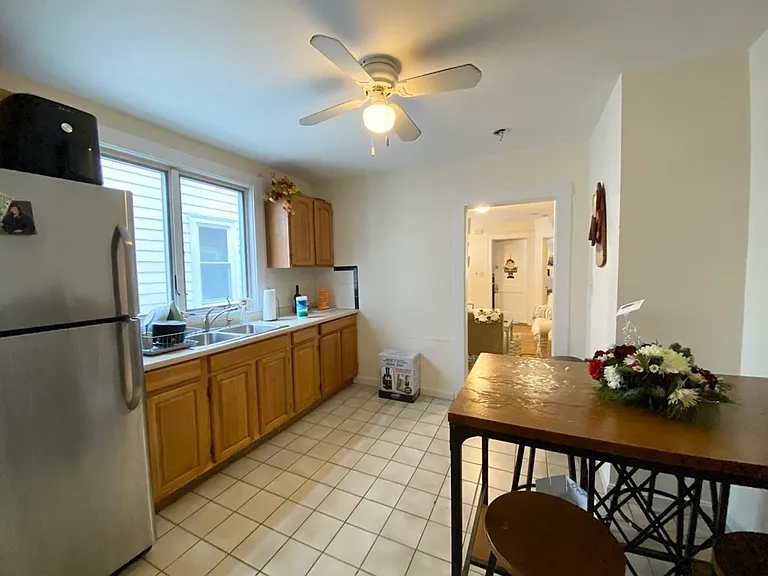 11 Romsey St #3 — Photo 2