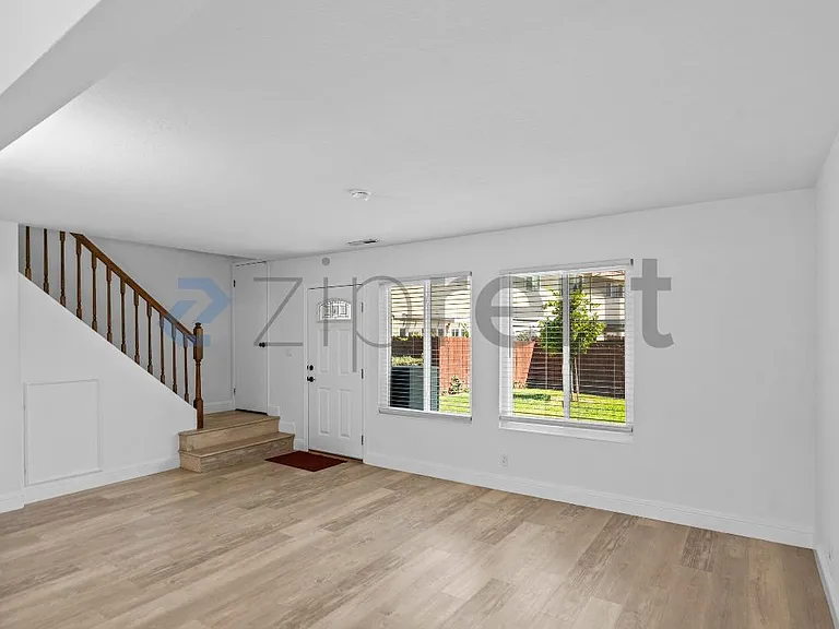 4880 Saginaw Cir — Photo 5