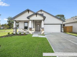 201 Bryan Way, Angleton, TX 77515