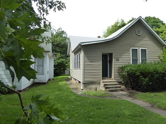 2nd image of 1722 N 8th St