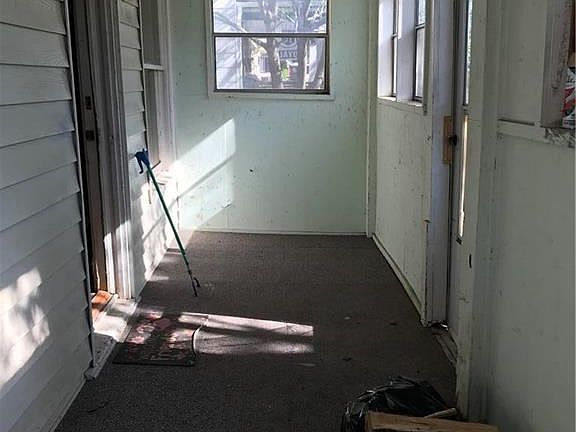 2nd image of 140 Allcutt Ave