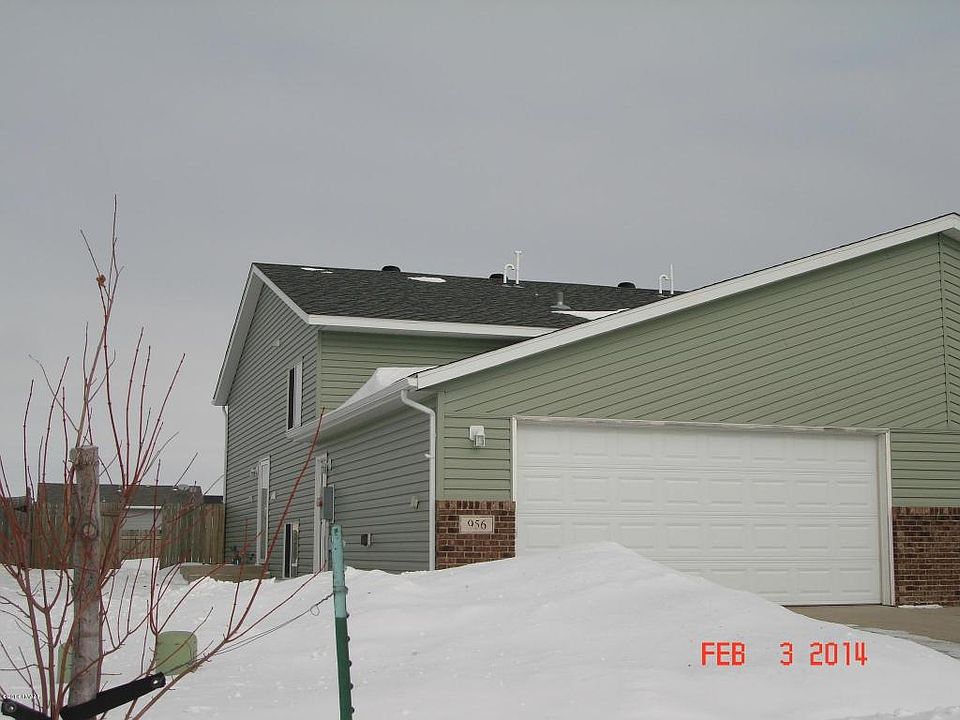 1st image of 956 41st Ave W