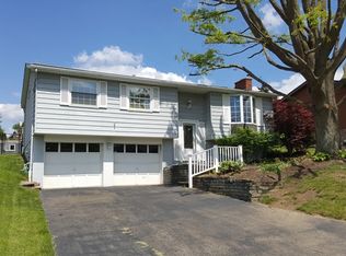 422 Stoneybrook Dr, Elizabeth, PA 15037