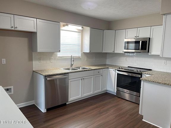 4th image of 2309 Bainbridge Way