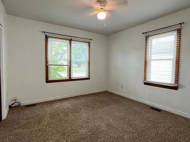 605 W Iowa Ave — Photo 8