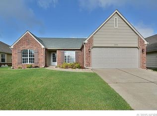 3304 N 3rd St, Broken Arrow, OK 74012