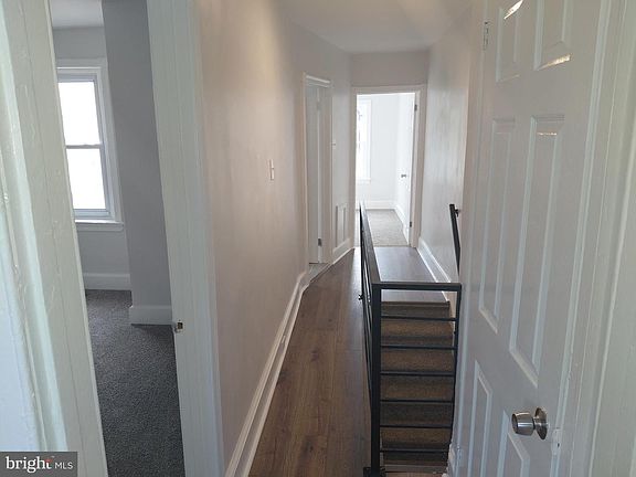 5th image of 2138 W Godfrey Ave