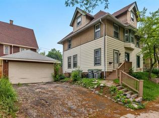 2114 E Webster Pl, Milwaukee, WI 53211