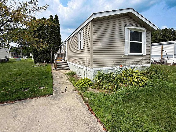 2nd image of 52203 Nantucket Ln