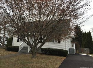 21 Sunnybank Ave, Stratford, CT 06614